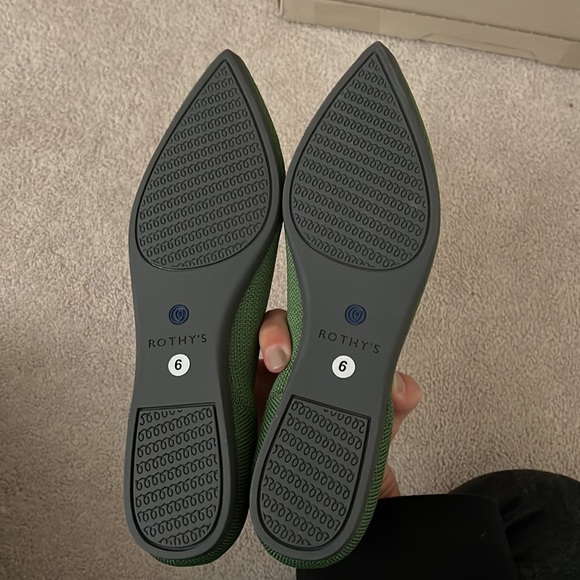BRAND NEW ROTHYS SIZE 6 green point - Picture 2 of 2